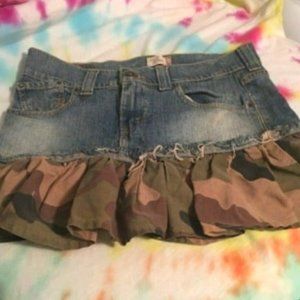 VINTAGE Levi's Denim/Camo Miniskirt! REWORKED! Sz7